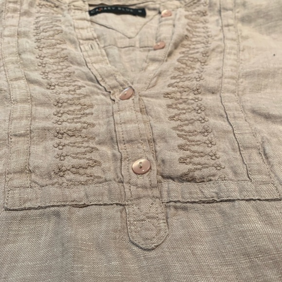 Embroidered blouse! - Picture 2 of 3